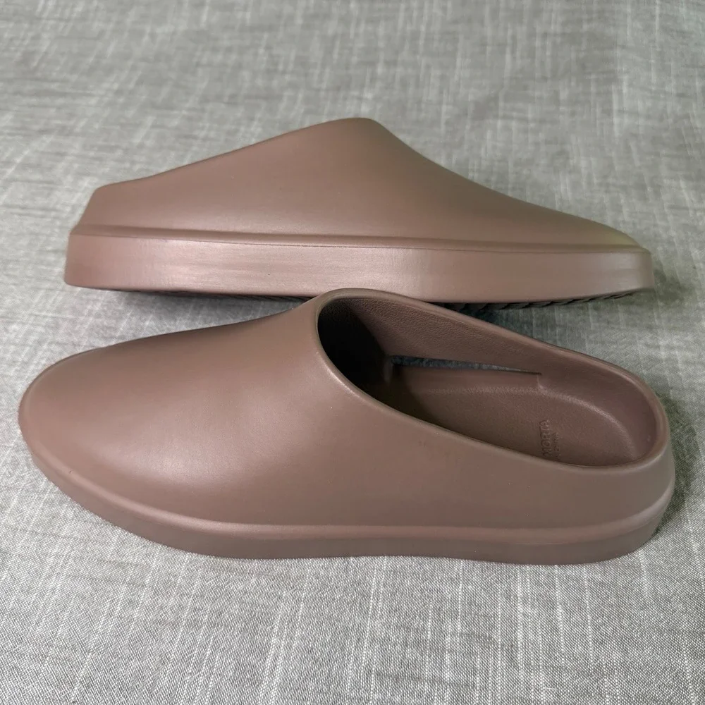 Saint Morta Flow Slide Taupe Mens Size 7 EUR 40 SMFLOWSL-TAUPE-7 New‎ in Box